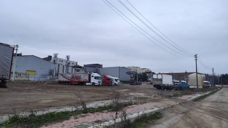 Büyükgöz’ün bir projesi daha rafta kaldı! İstasyon’da Kapalı Pazaryeri olacaktı TIR Parkı oldu!