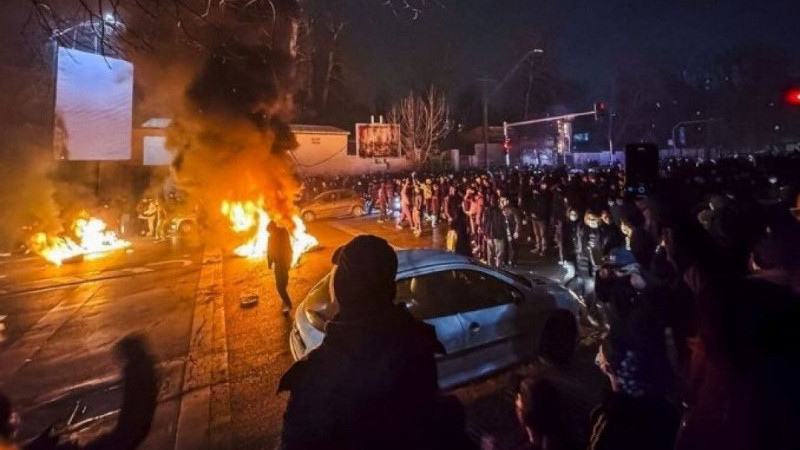 İran'daki protestolarda can kaybı 2 bin 600'ü geçti, 18 bin 470 kişi tutuklandı..